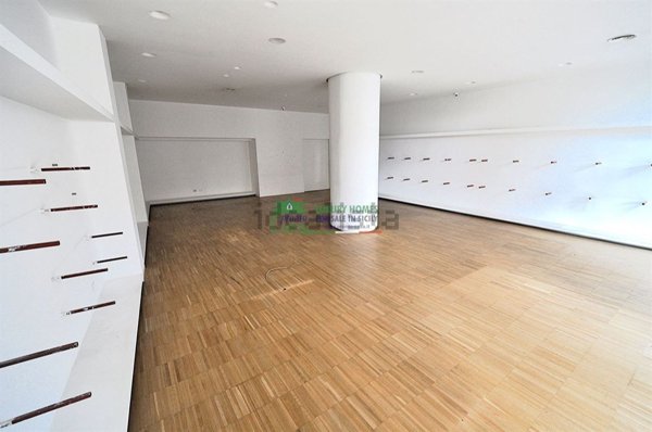 locale commerciale in affitto a Ragusa