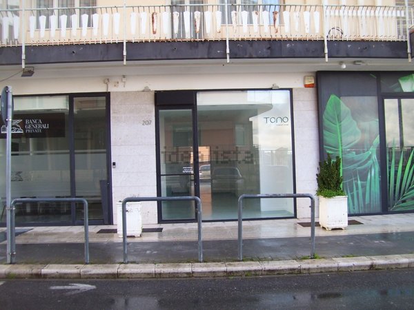 locale commerciale in affitto a Ragusa