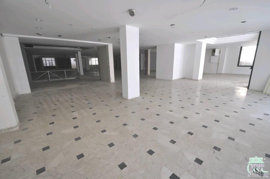 locale commerciale in affitto a Ragusa