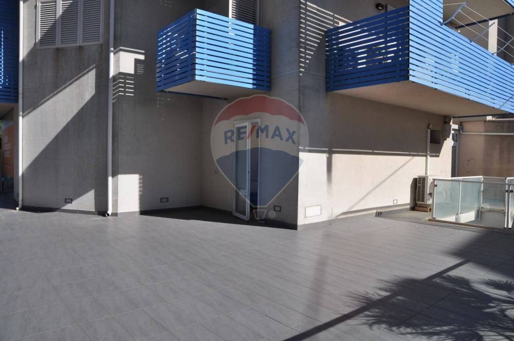 locale commerciale in affitto a Ragusa