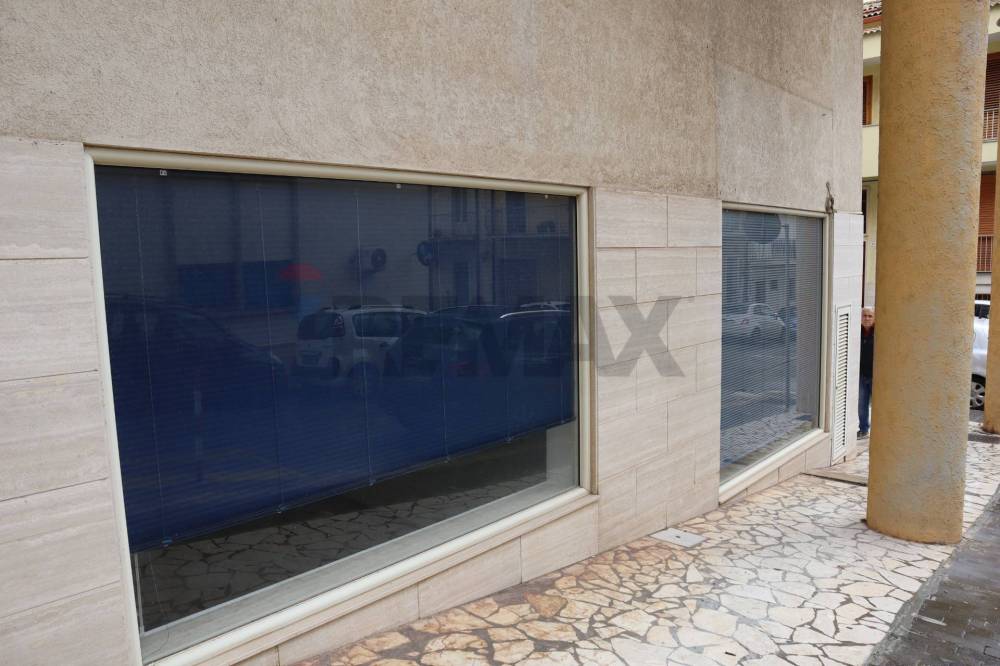 locale commerciale in affitto a Ragusa