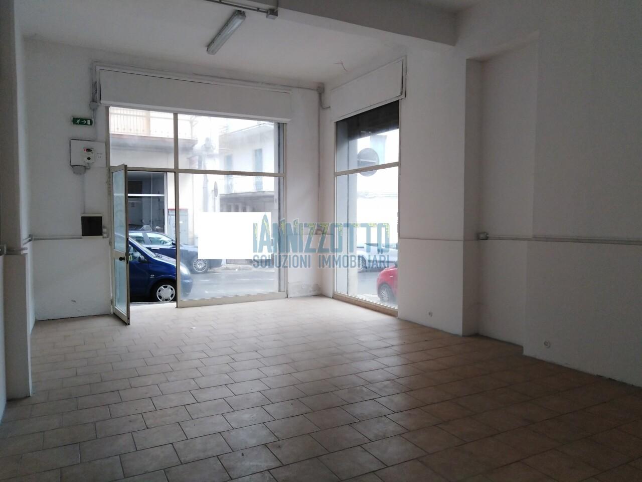 locale commerciale in affitto a Ragusa