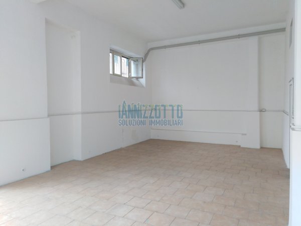 locale commerciale in affitto a Ragusa
