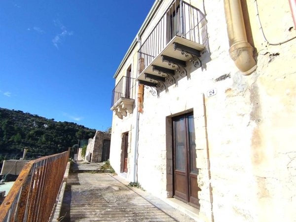 casa indipendente in affitto a Ragusa in zona Ibla