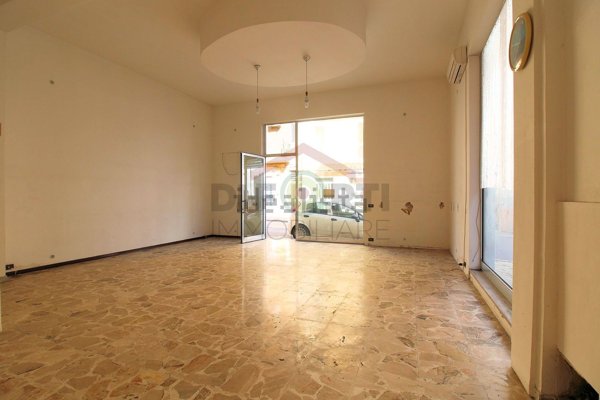 locale commerciale in affitto a Ragusa