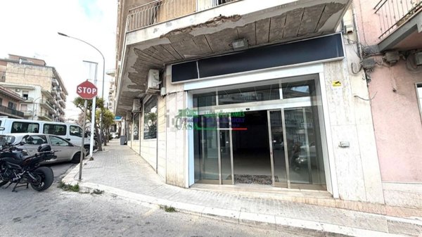 locale commerciale in affitto a Ragusa