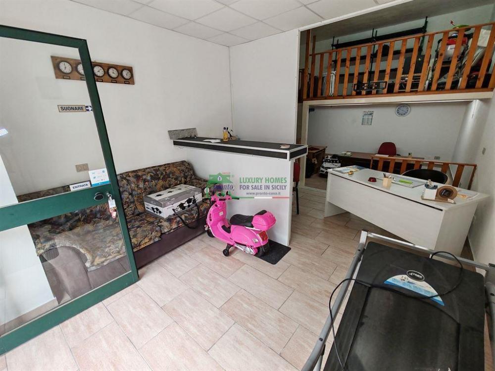locale commerciale in affitto a Ragusa