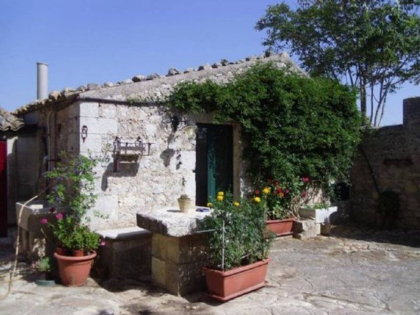 casa indipendente in affitto a Ragusa in zona Ibla