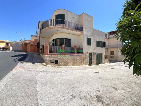 appartamento in affitto a Scicli in zona Sampieri