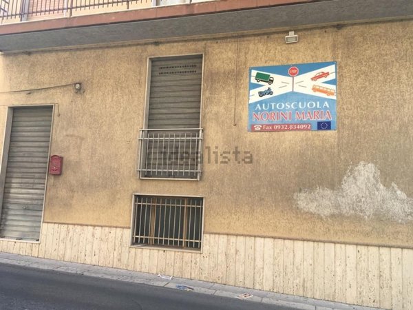 locale commerciale in affitto a Scicli