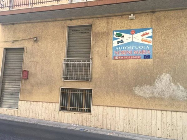 locale commerciale in affitto a Scicli