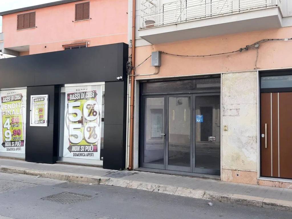 negozio in affitto a Vittoria