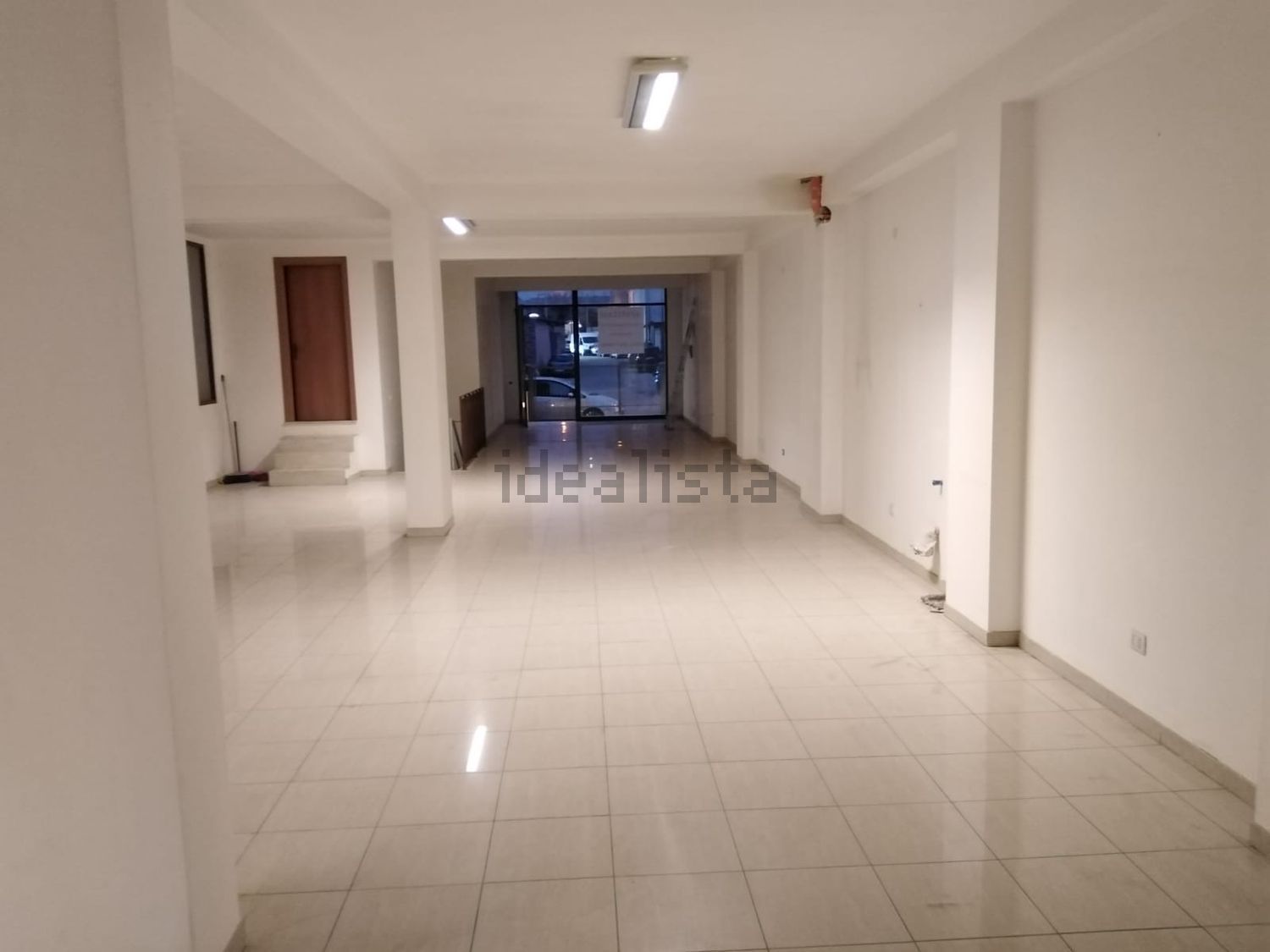 locale commerciale in affitto a Vittoria