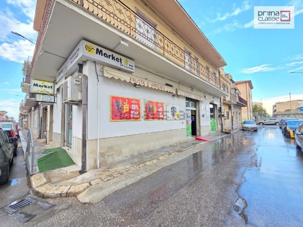 negozio in affitto a Vittoria