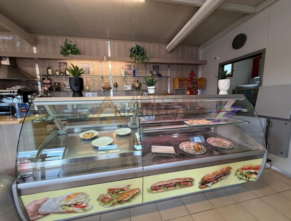 negozio in affitto a Vittoria in zona Scoglitti