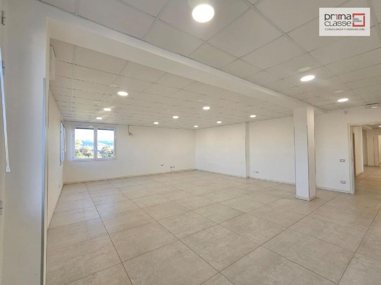 negozio in affitto a Vittoria