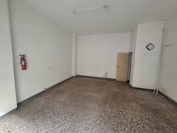 locale commerciale in affitto a Vittoria