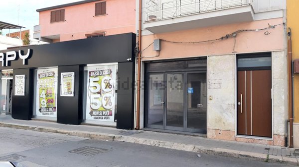 locale commerciale in affitto a Vittoria