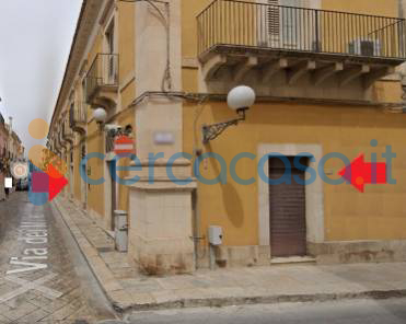 locale commerciale in affitto a Vittoria