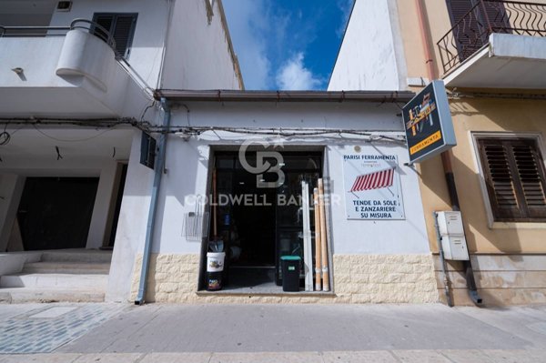 negozio in affitto a Vittoria