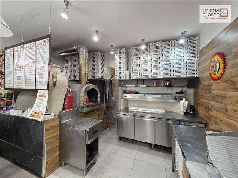 locale commerciale in affitto a Vittoria