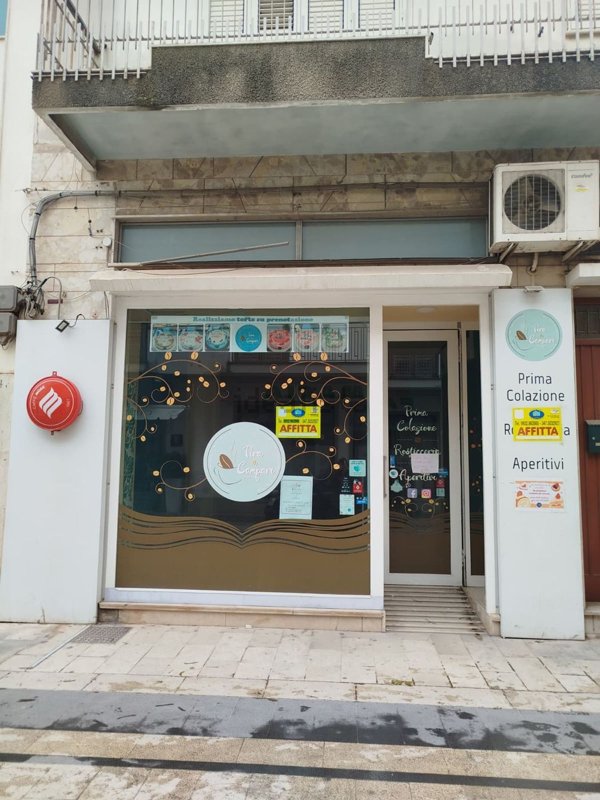 locale commerciale in affitto a Vittoria