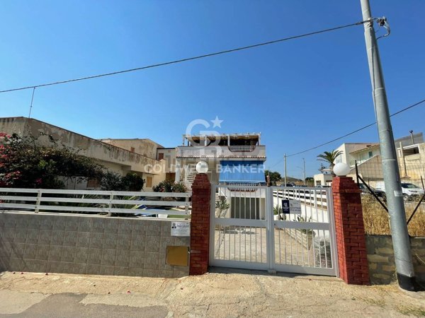 appartamento in affitto a Vittoria in zona Scoglitti