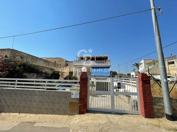 appartamento in affitto a Vittoria in zona Scoglitti