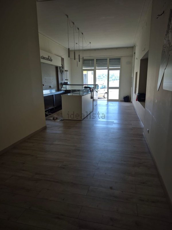 locale commerciale in affitto ad Augusta