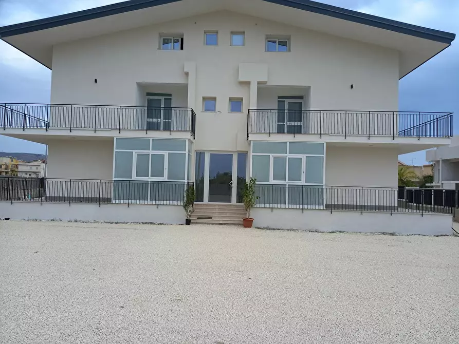 negozio in affitto ad Avola