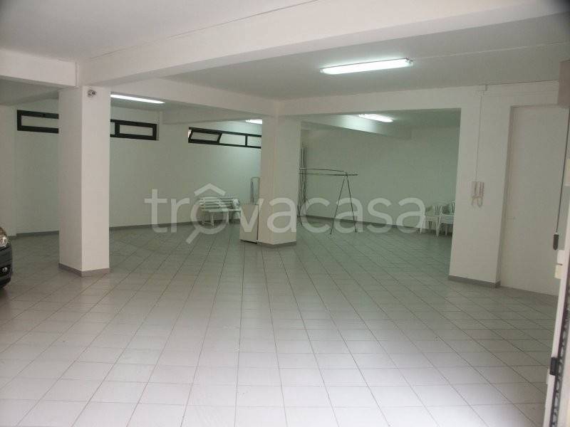 locale commerciale in affitto ad Avola