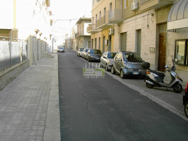 locale commerciale in affitto ad Avola