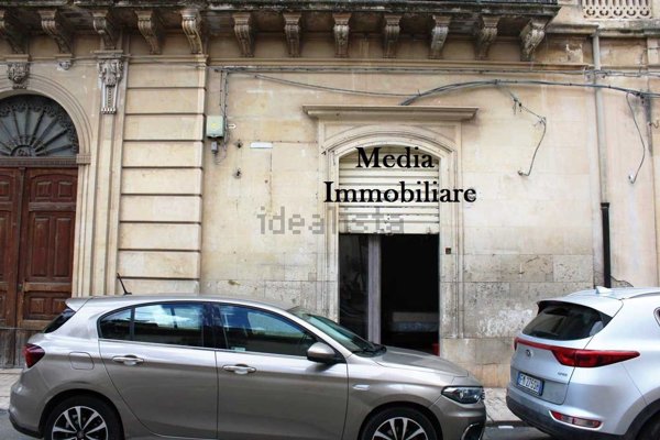 locale commerciale in affitto ad Avola