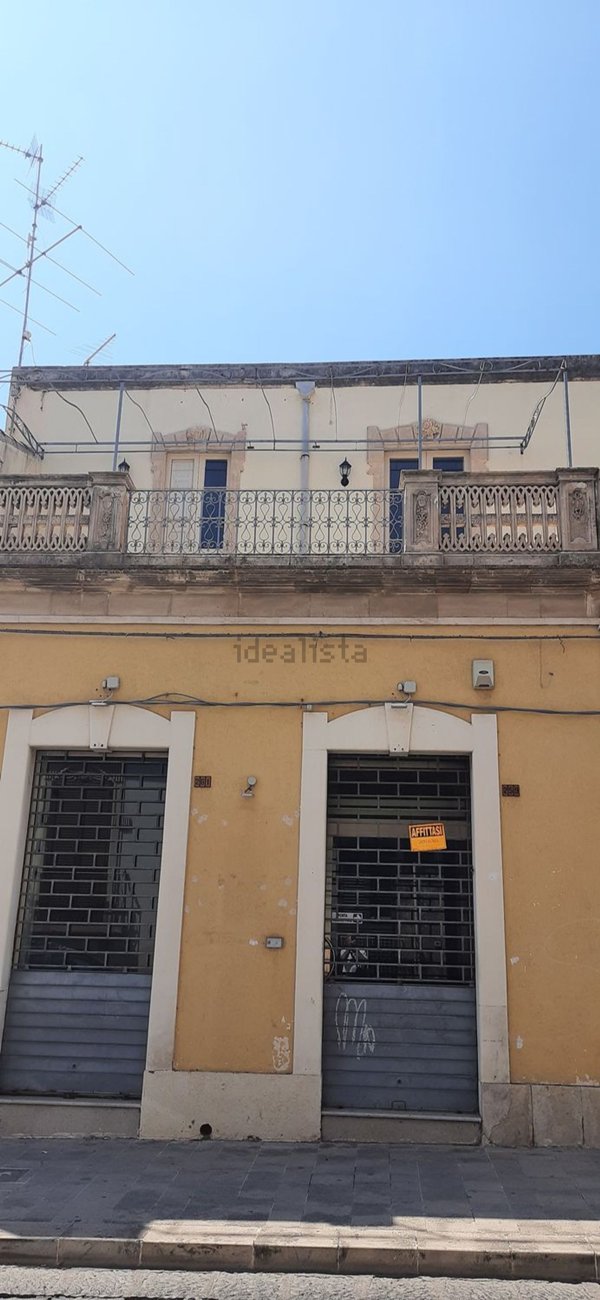locale commerciale in affitto ad Avola