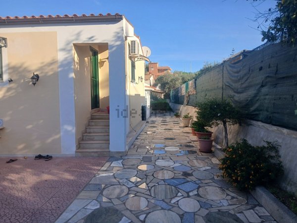 casa indipendente in affitto ad Avola