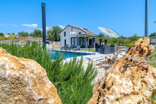 casa indipendente in affitto ad Avola