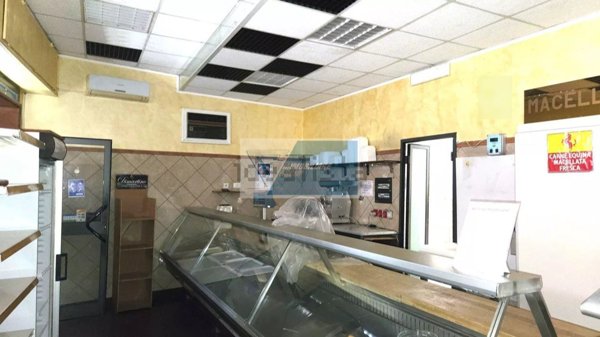 locale commerciale in affitto ad Avola