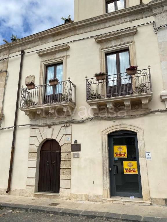 negozio in affitto ad Avola