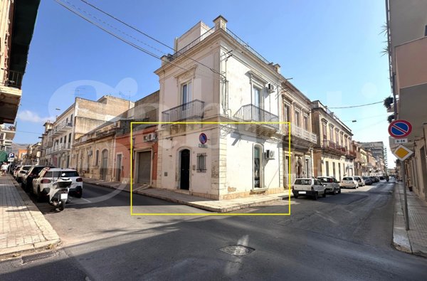 locale commerciale in affitto ad Avola