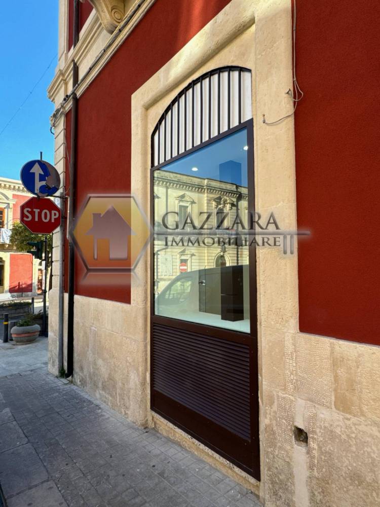 negozio in affitto a Canicattini Bagni