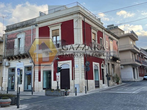 negozio in affitto a Canicattini Bagni