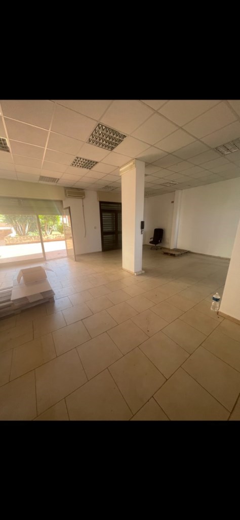 locale commerciale in affitto a Carlentini