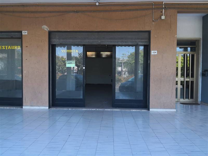 negozio in affitto a Carlentini