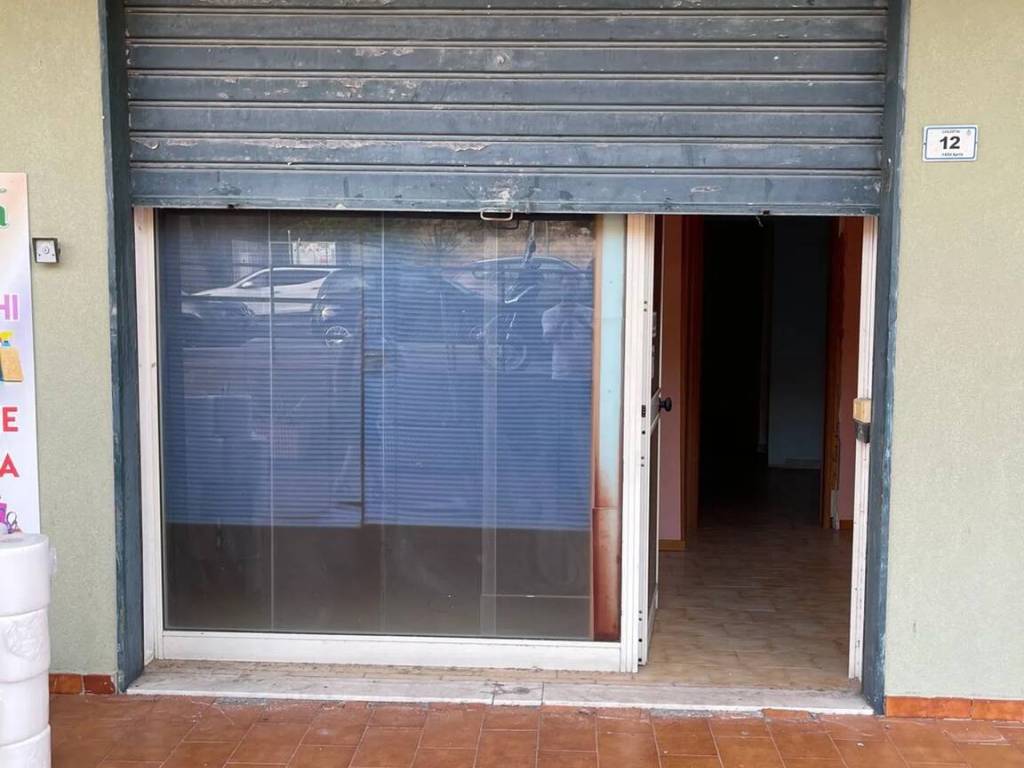 negozio in affitto a Carlentini