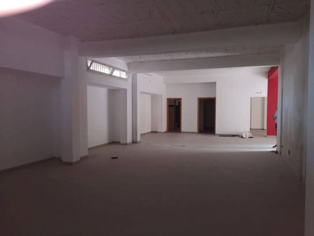 negozio in affitto a Carlentini