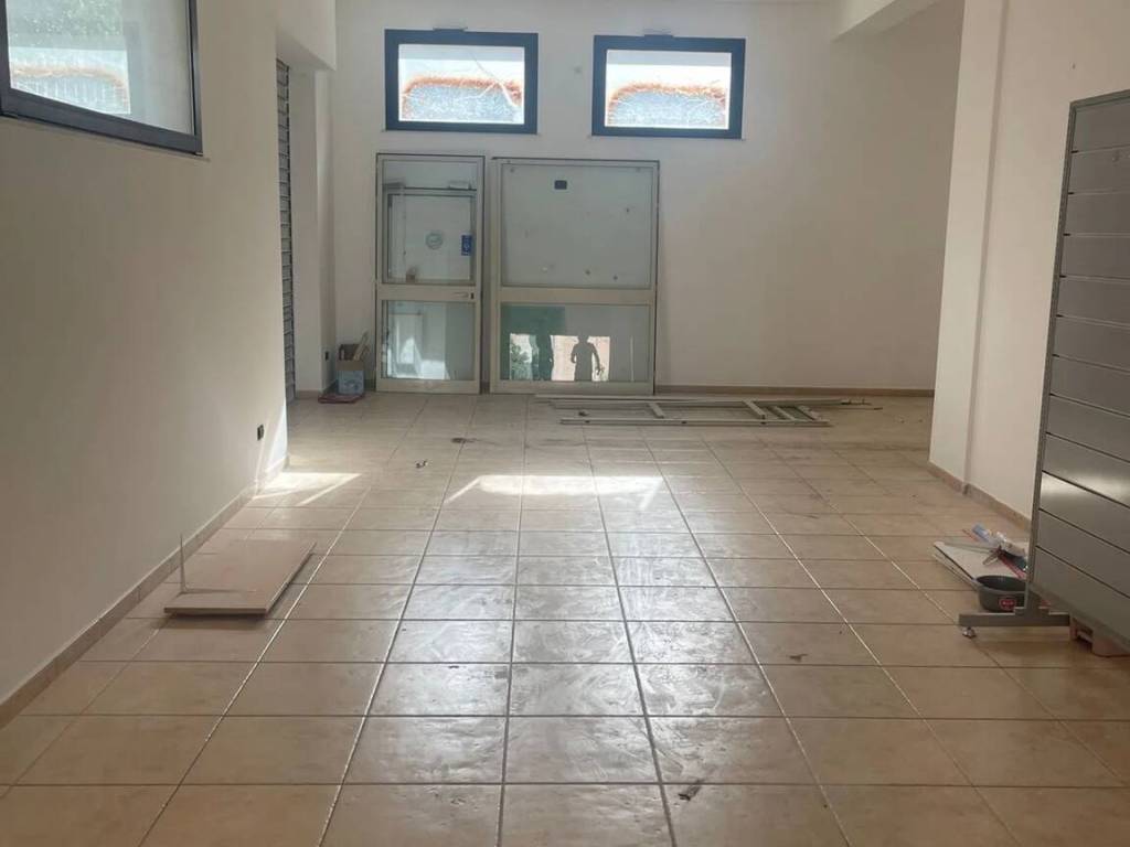 negozio in affitto a Carlentini