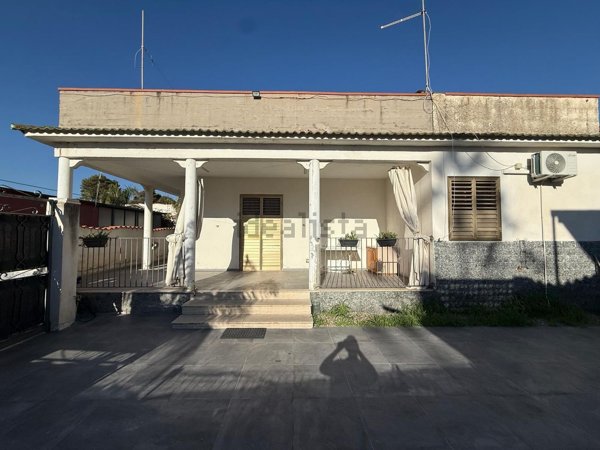 casa indipendente in affitto a Carlentini