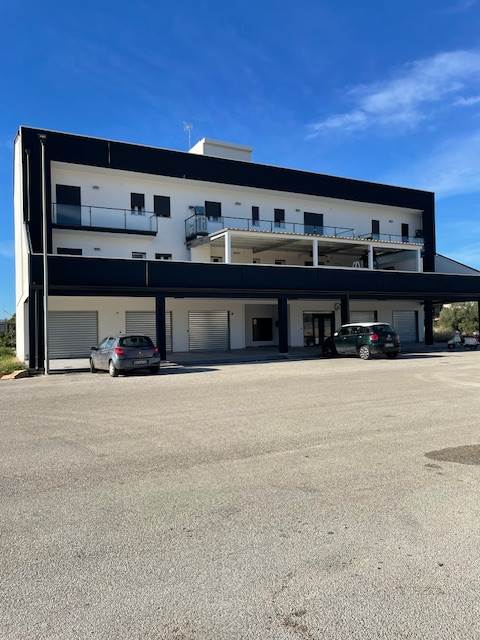 negozio in affitto a Floridia