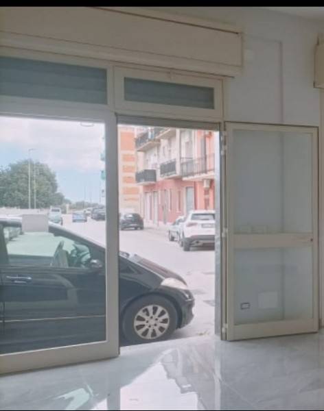 negozio in affitto a Floridia