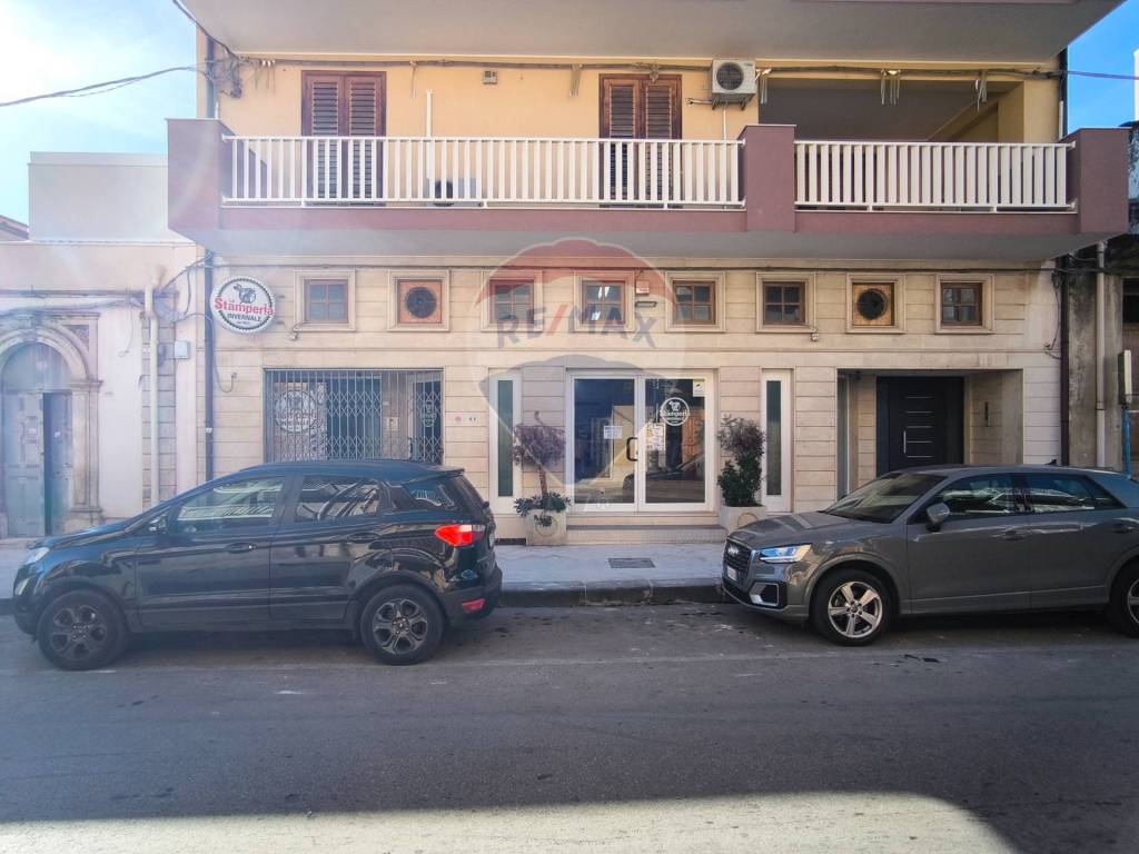 negozio in affitto a Floridia
